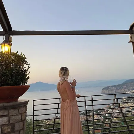 Romantic Relais ベッド・アンド・ブレックファスト 4*