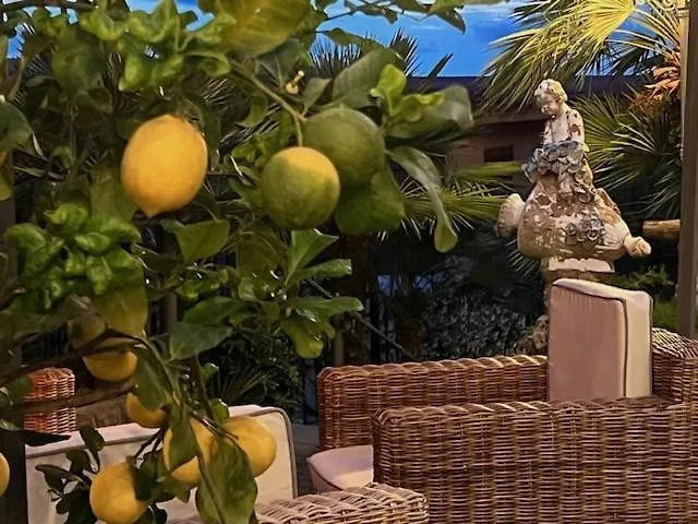 Romantic Relais 4* סורנטו