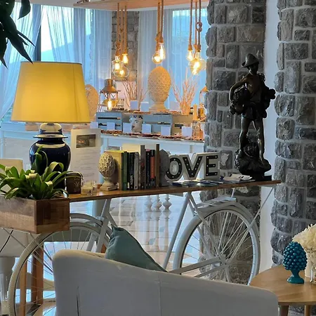 Romantic Relais Oda ve Kahvaltı 4*